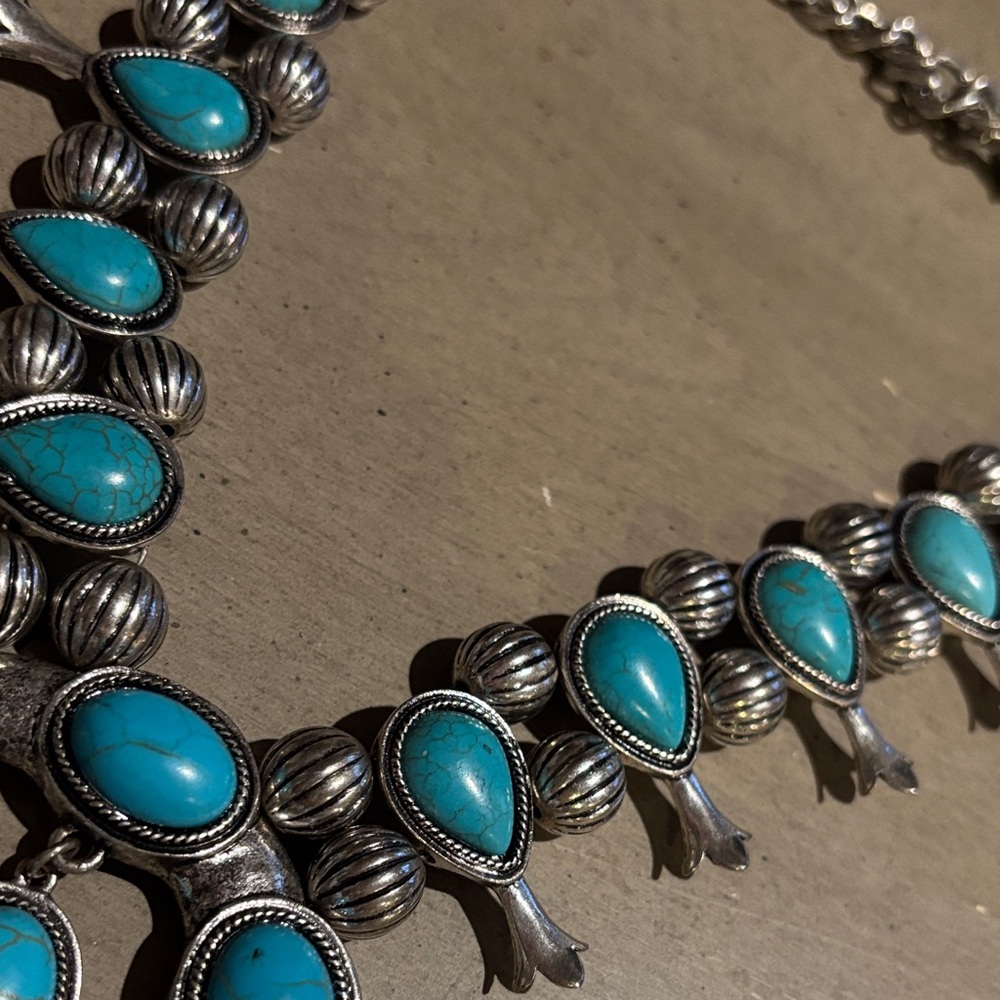 Turquoise and Silver Squash Blossom Necklace Costume Jewelry Festival Vibe - Picture 3 of 3
